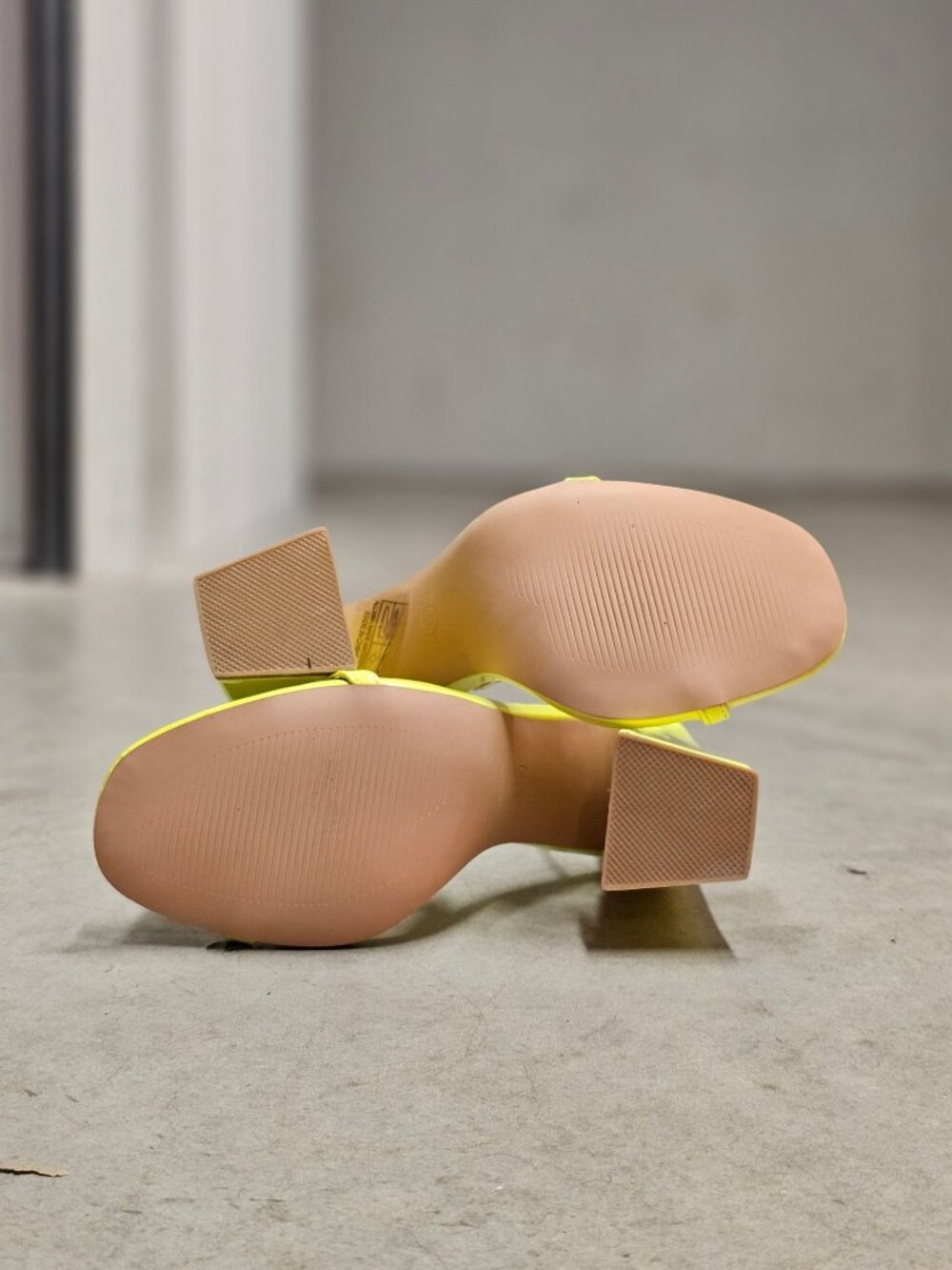 Neon Yellow Block Heel Sandals With Adjustable Ankle Strap Open Toe Design And G - Picture 9 of 15